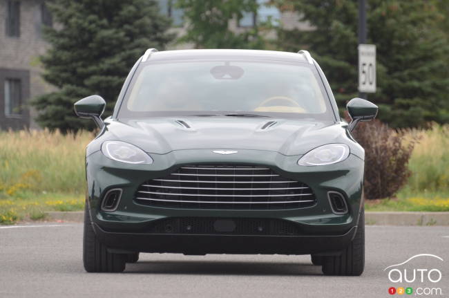 2021 Aston Martin DBX, front