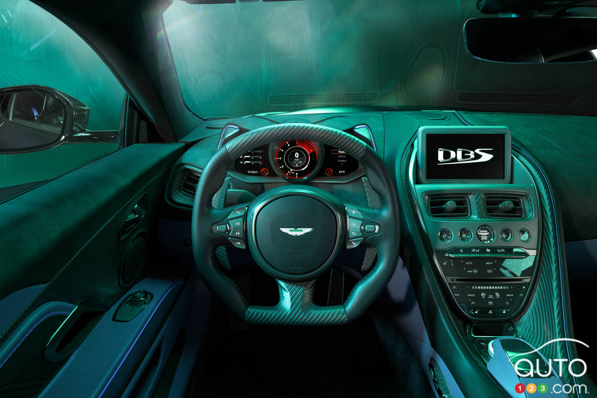 Aston Martin DBS 770 Ultimate 2023 - Volant