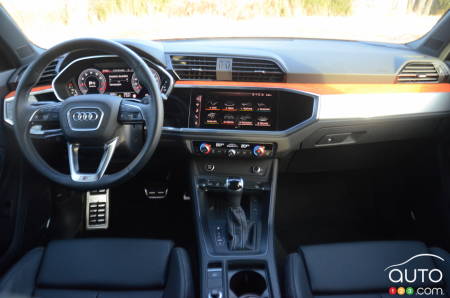 Audi Q3, intérieur
