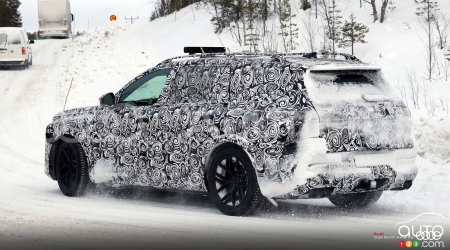 Prototype of the future Audi SQ9, in profile