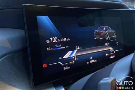 Touchscreen in 2023 BMW i7