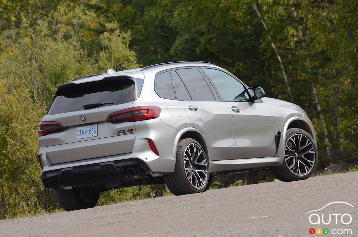 BMW X5 M 2020, trois quarts arrière