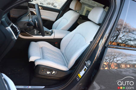 2023 BMW X7 XDrive 40i - Seat