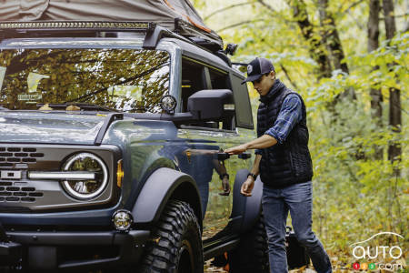 Ford Bronco Overland Concept, headlight, door