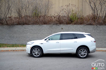 Buick Enclave Premium 2022 - Profil