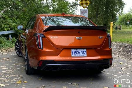 Cadillac CT4-V Blackwing 2023, arrière
