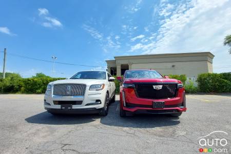 2022 Lincoln Navigator and 2022 Cadillac Escalade - Front grilles