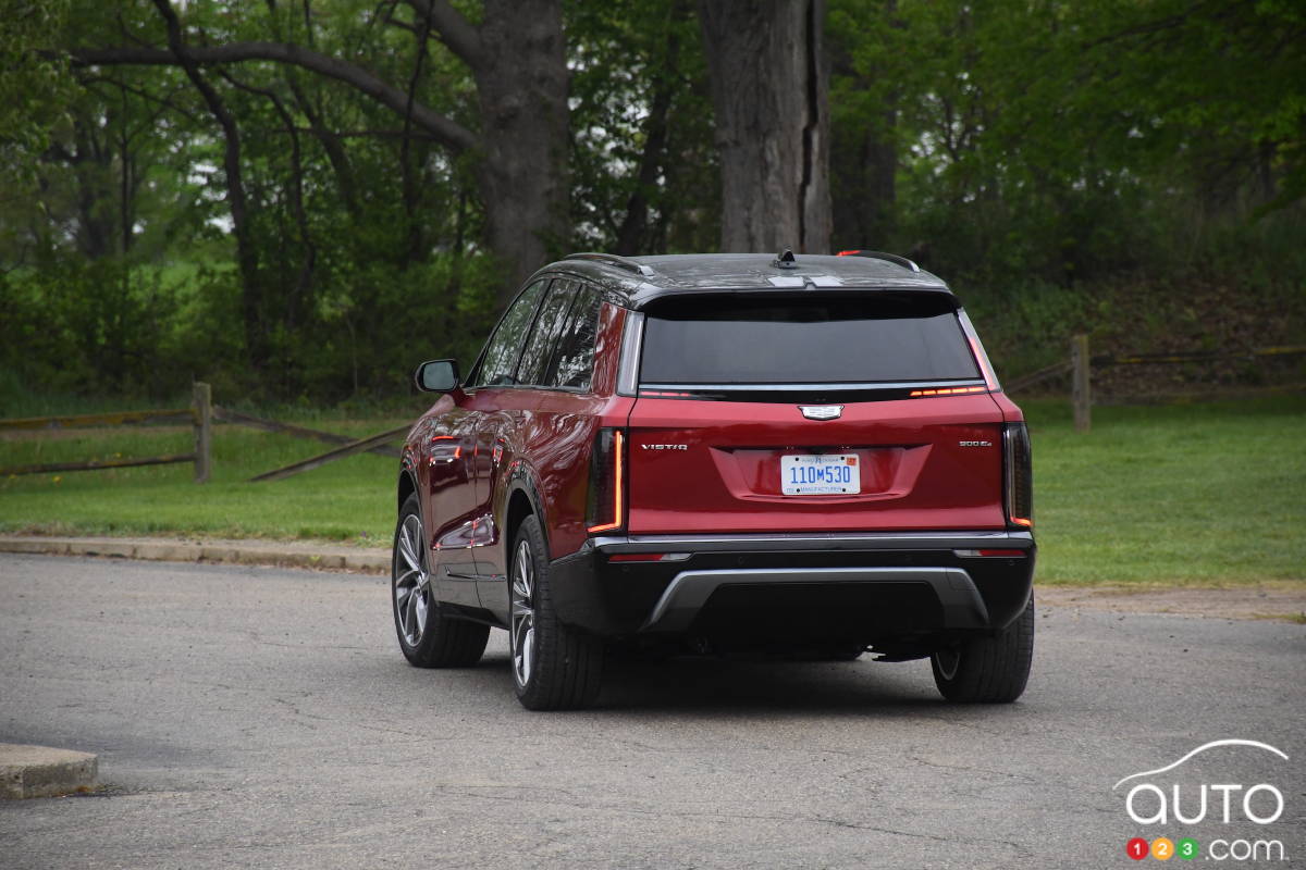 Cadillac Vistiq 2026, en rouge
