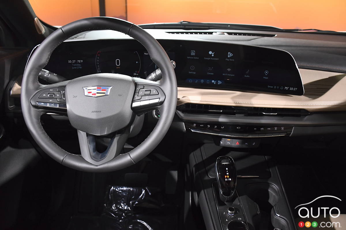 2024 Cadillac XT4 presented | Car News | Auto123