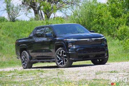 Chevrolet-Silverado EV RST