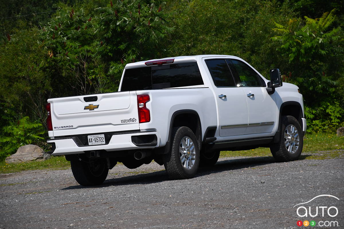 2024 Chevrolet Silverado HD First Drive | Car Reviews | Auto123