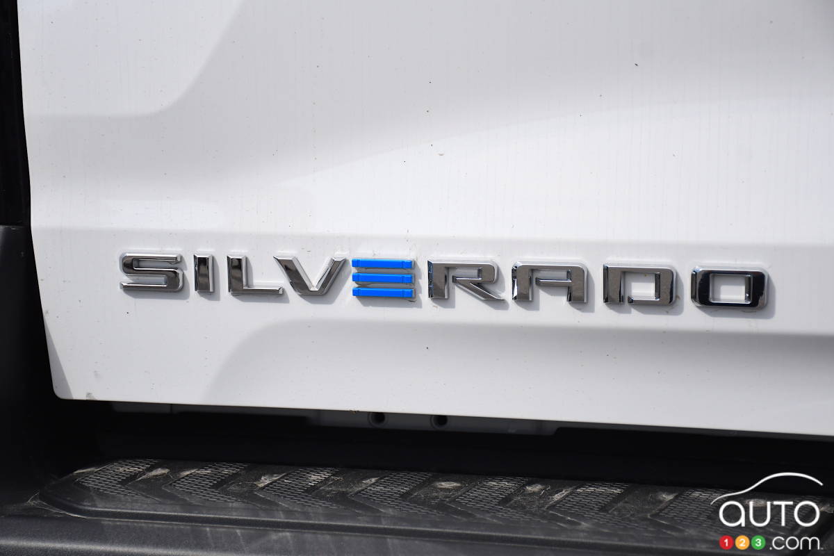 Chevrolet Silverado EV 3WT 2024, écusson Silverado