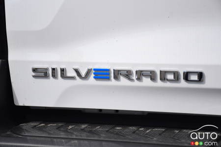 Chevrolet Silverado EV 4WT 2024, écusson Silverado