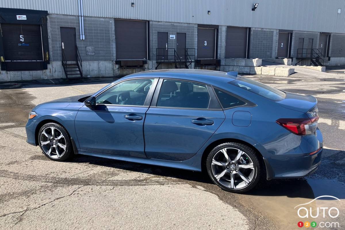 La Honda Civic Sport Touring Hybride 2025
