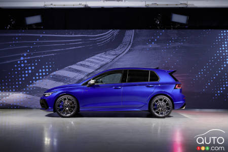 2025 Volkswagen Golf R, in profile