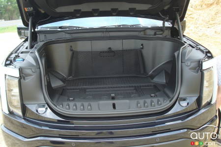 2022 Ford F-150 Lightning, front trunk