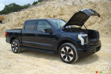 Ford F-150 Lightning 2022, coffre ouvert
