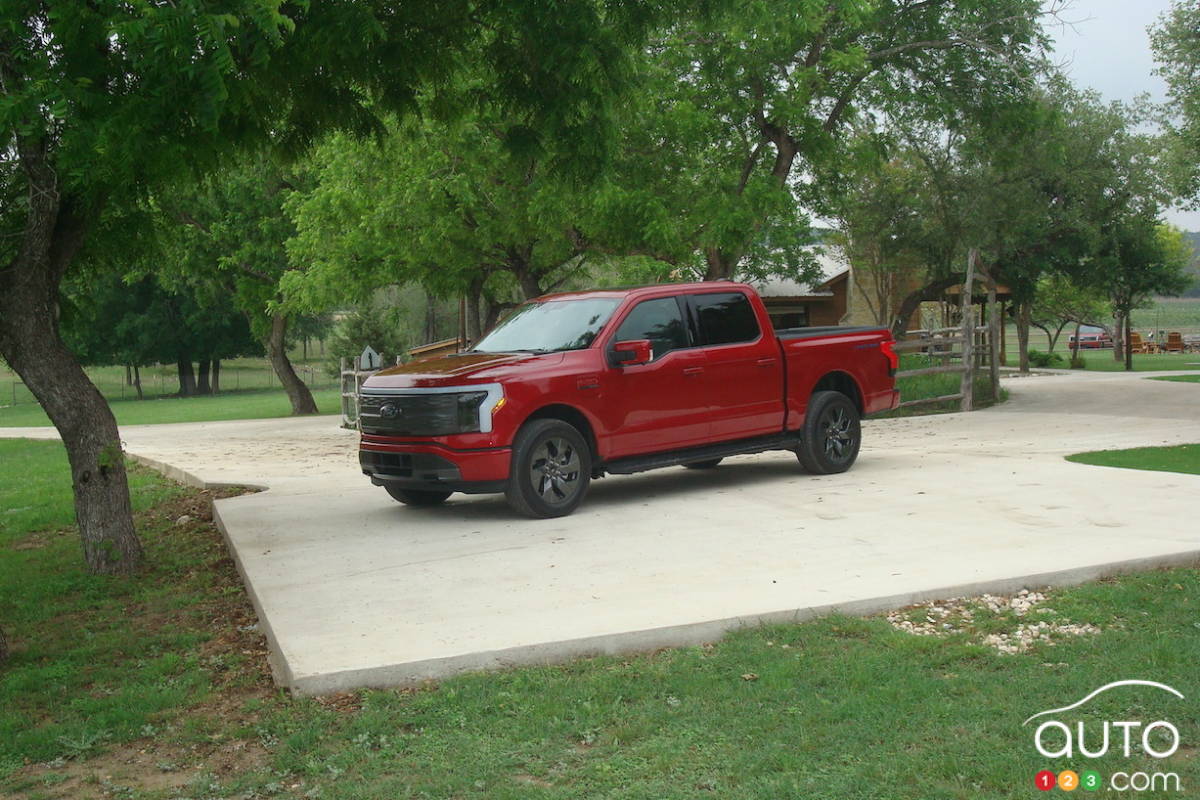 Ford F-150 Lightning 2022, trois quarts avant