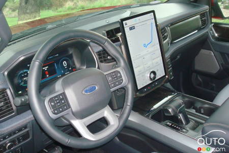 2022 Ford F-150 Lightning, steering wheel, dashboard