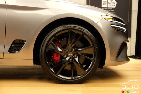 2022 Genesis G70, front wheel