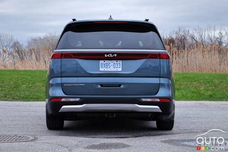 2022 Kia Carnival, rear