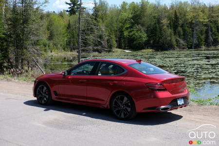 2022 Genesis G70, three-quarters rear