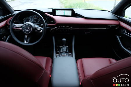 Mazda 3 Sport, interior