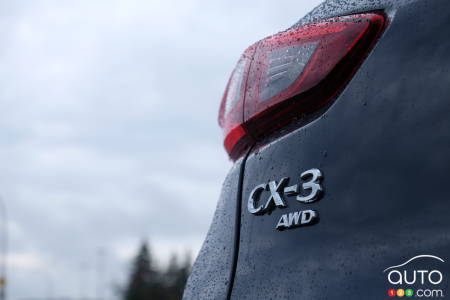Mazda CX-3, badging