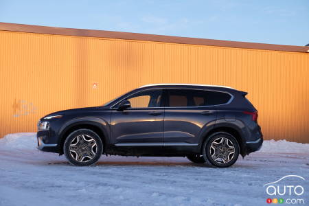 Hyundai Santa Fe PHEV, profile