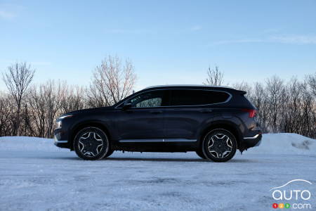 Hyundai Santa Fe PHEV 2022, profil