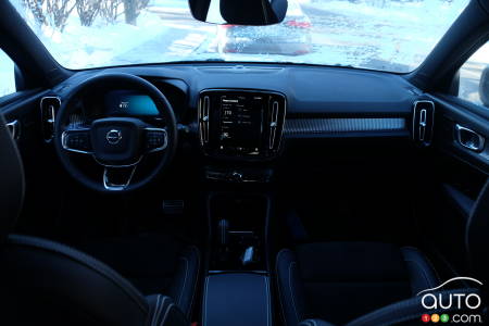 2022 Volvo XC40 Recharge, interior
