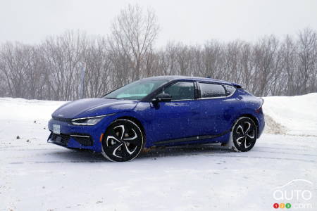 2022 Kia EV GT-Line, three-quarters front