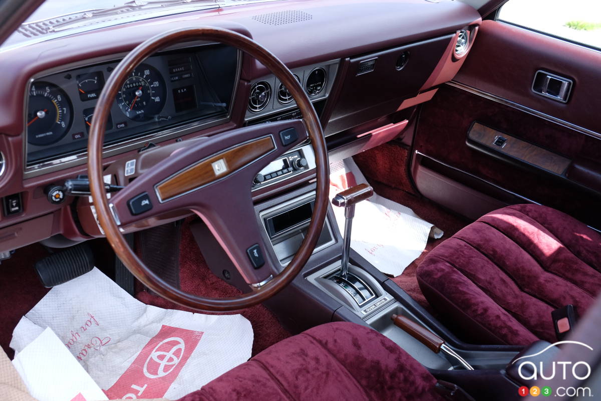 La Toyota Cressida 1979, intérieur