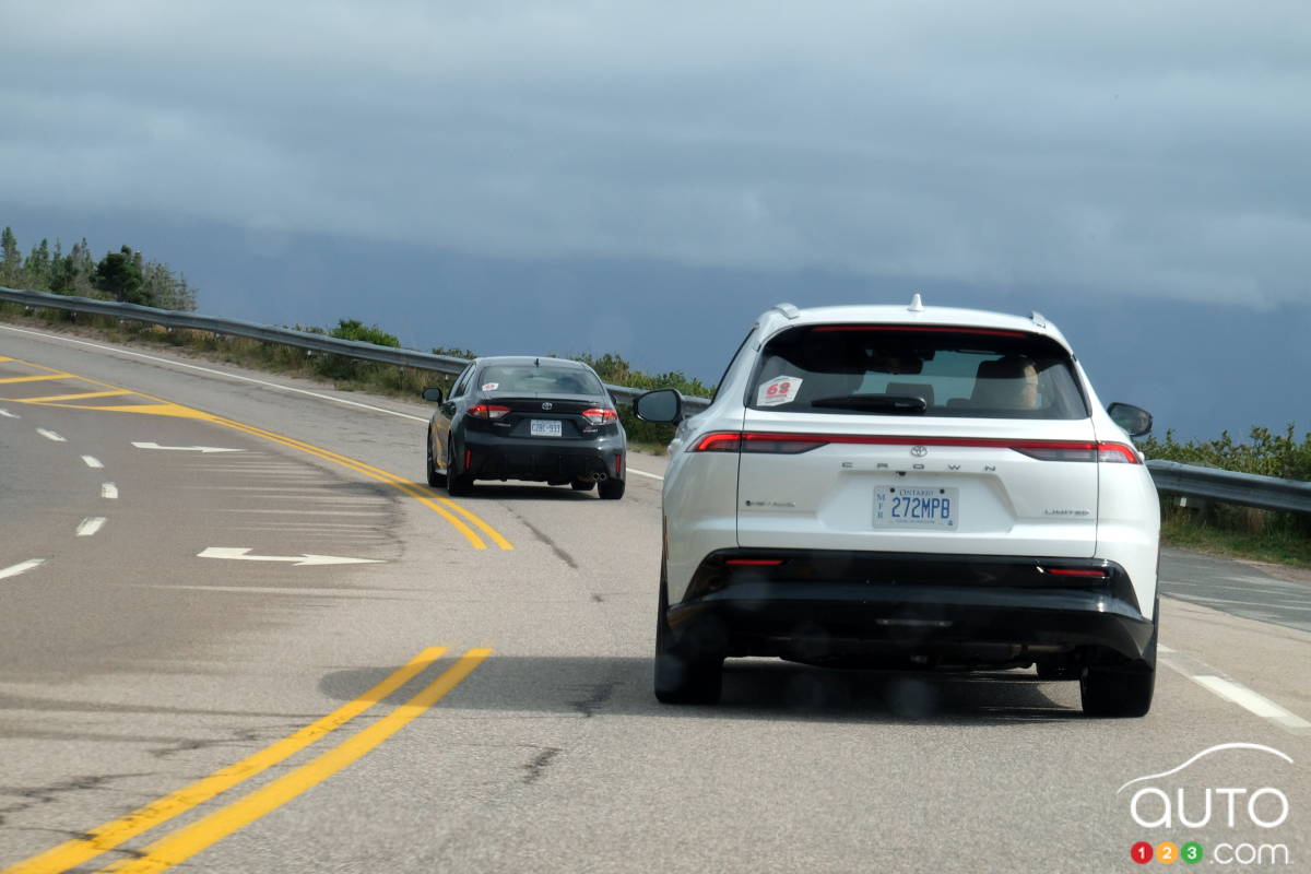 Les Toyota Corolla hybride 2024 et Toyota Crown Signia 2024