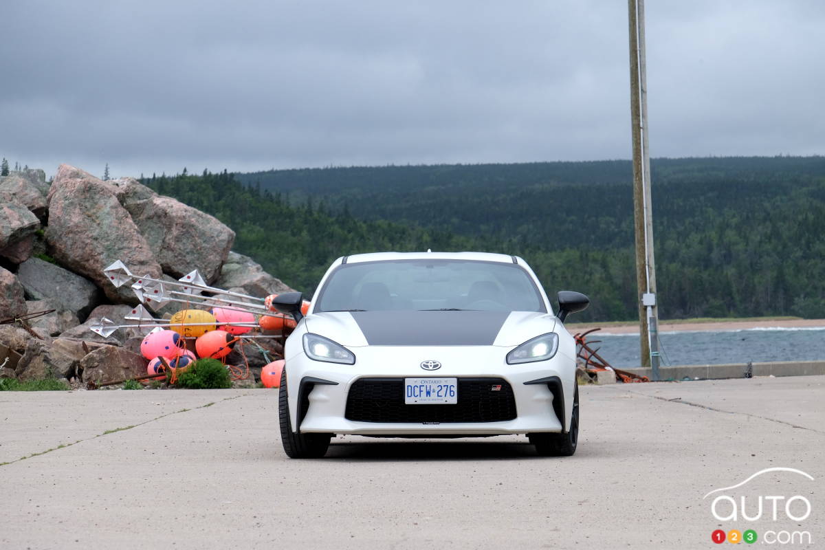 La Toyota GR86, à Neils Harbour, avant