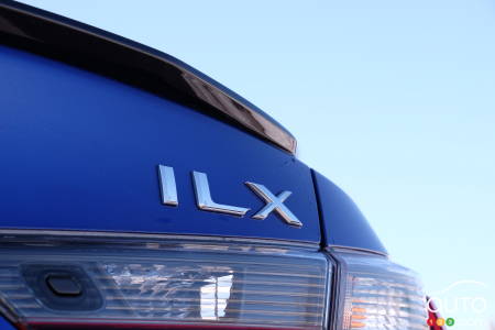 Acura ILX, badging