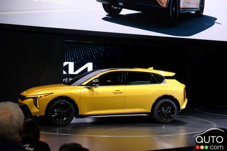 2026 Kia K4 Hatchback, in profile