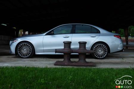 Mercedes-Benz Classe C C300 2022, profil