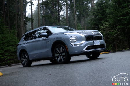 Mitsubishi Outlander PHEV 2026