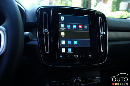 2022 Volvo C40 Recharge, multimedia screen