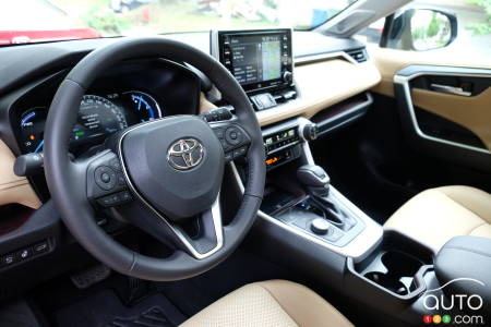 Toyota RAV4 hybride, intérieur