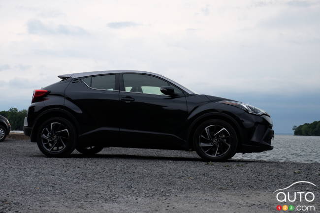 2020 Toyota C-HR, profile