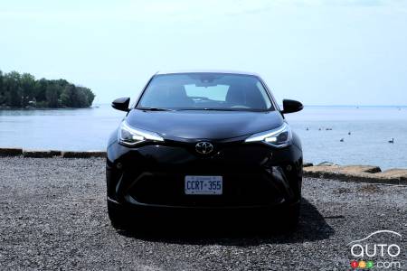 2020 Toyota C-HR, front