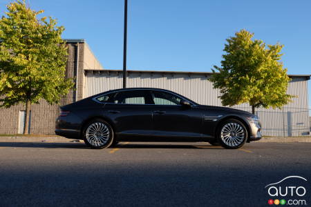2024 Genesis G90