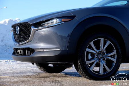 2021 Mazda CX-30, front grille