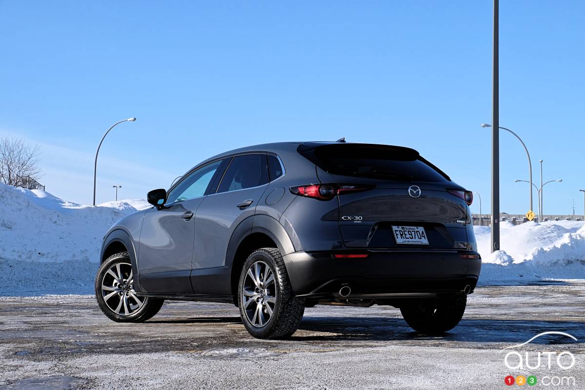 Mazda CX-30, trois quarts arrière