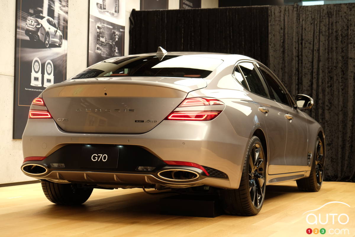 Genesis G70 2022, trois quarts arrière