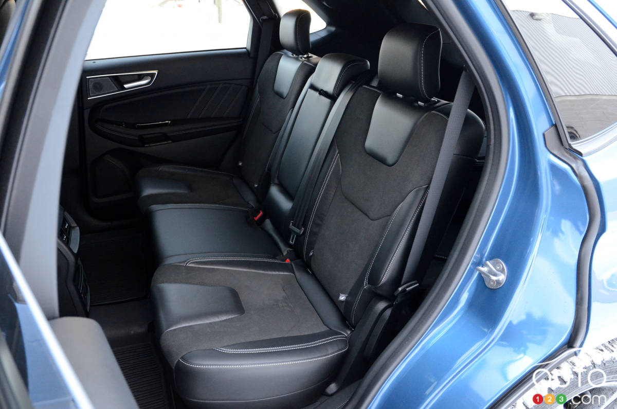 Ford Edge, deuxième rangée