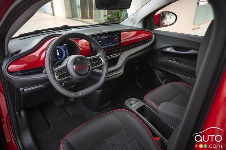 La Fiat 500e édition (Red) 2024, intérieur