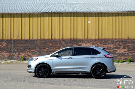 2020 Ford Edge ST, profile